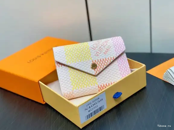 Cheap LOUIS VICTORINE VUITTON cm WALLET-12*9.5*1.5 0529